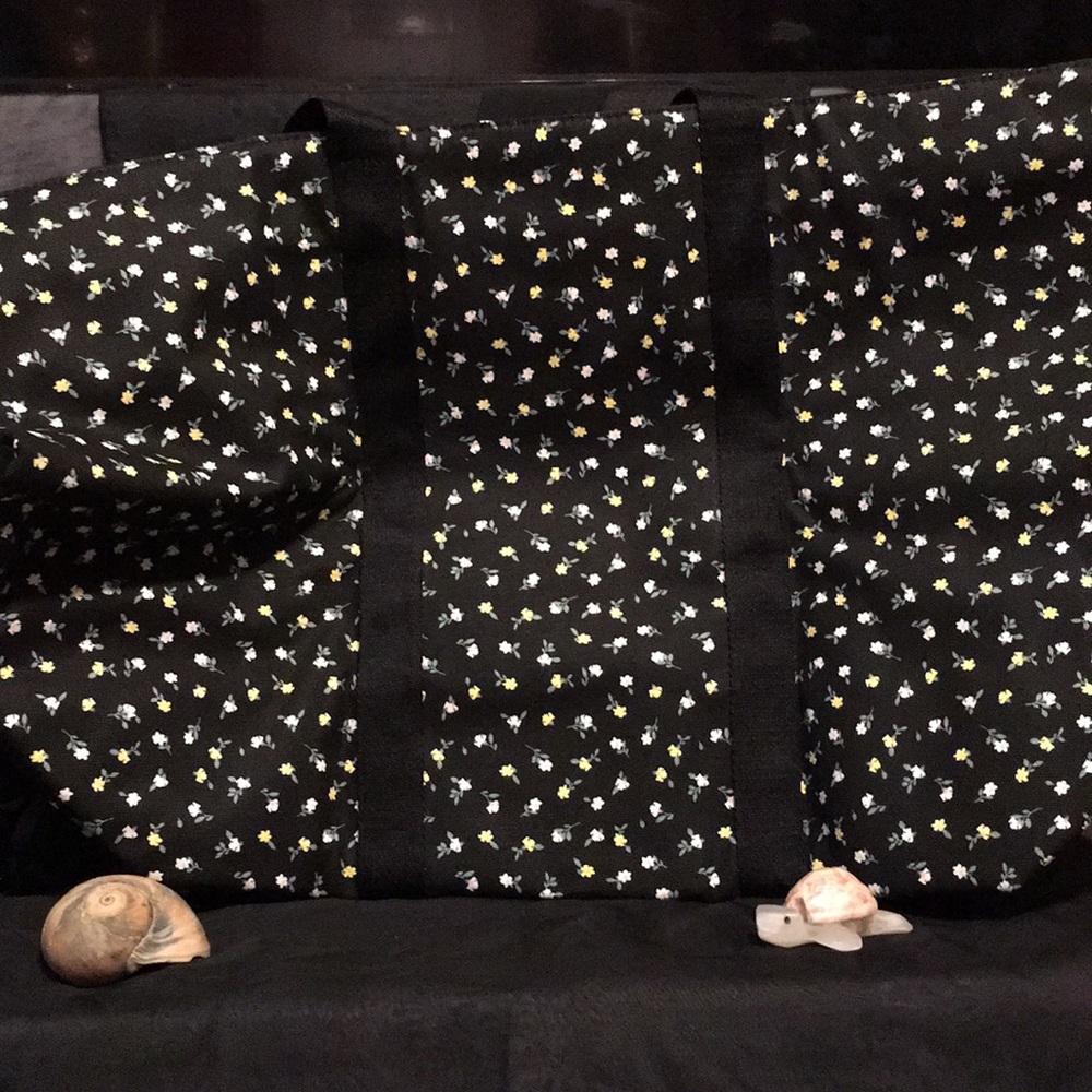 NWT VS PINK WEEKEND TOTE